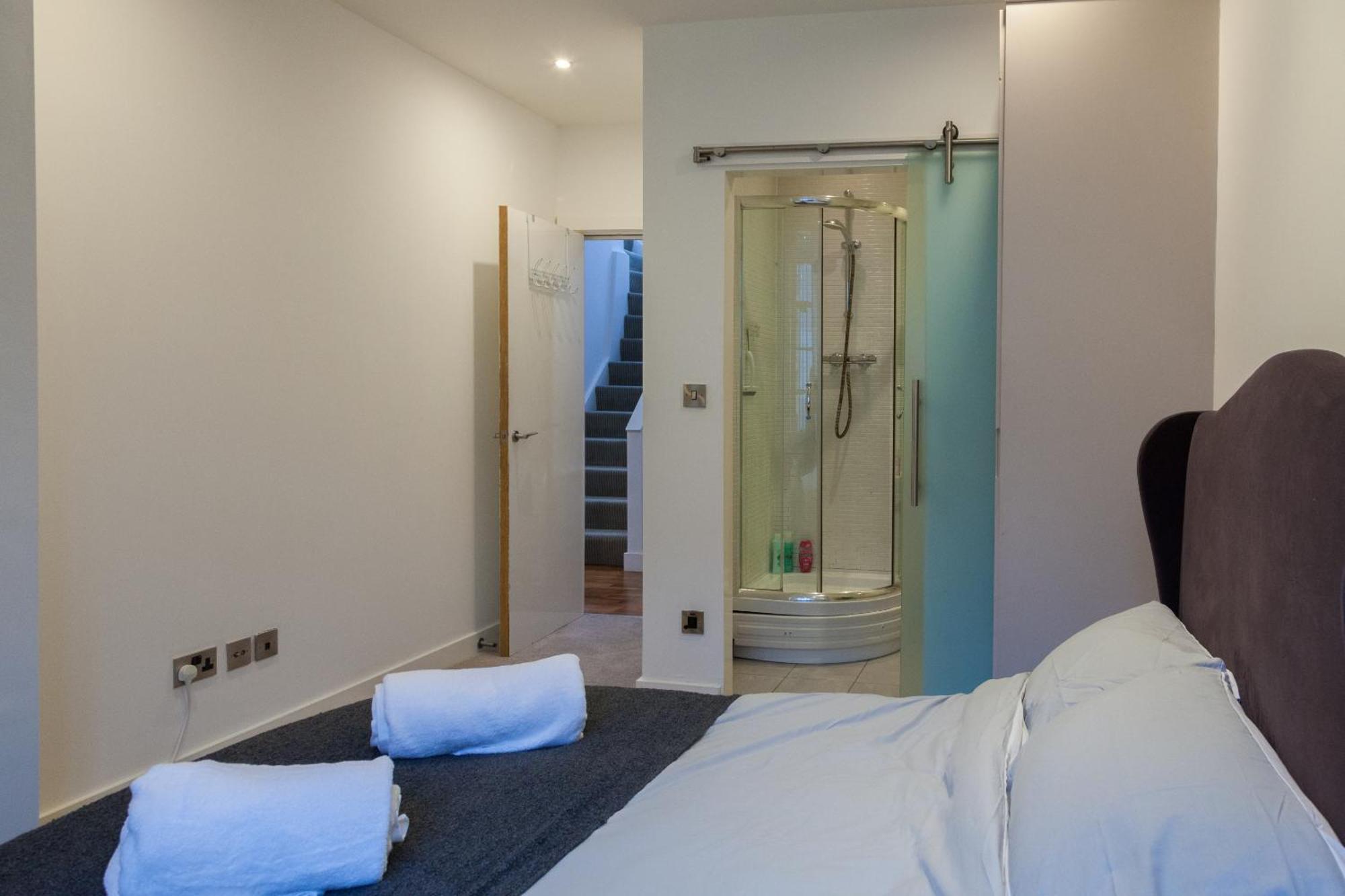Centre Penthouse Apartment *